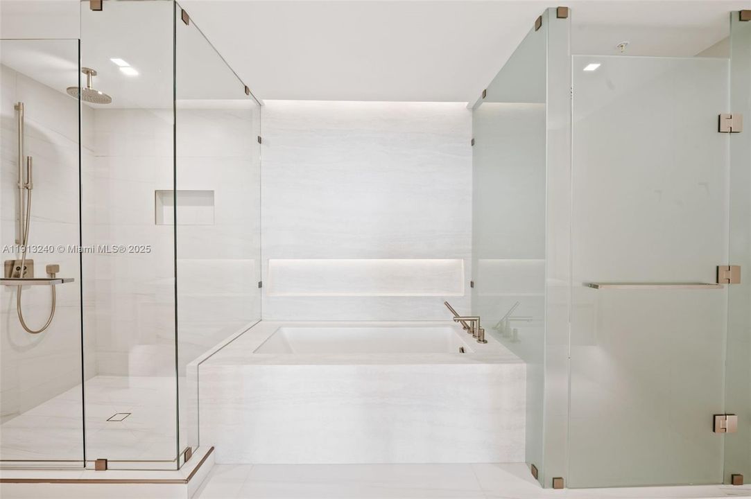 For Sale: $3,795,000 (3 beds, 3 baths, 2500 Square Feet)