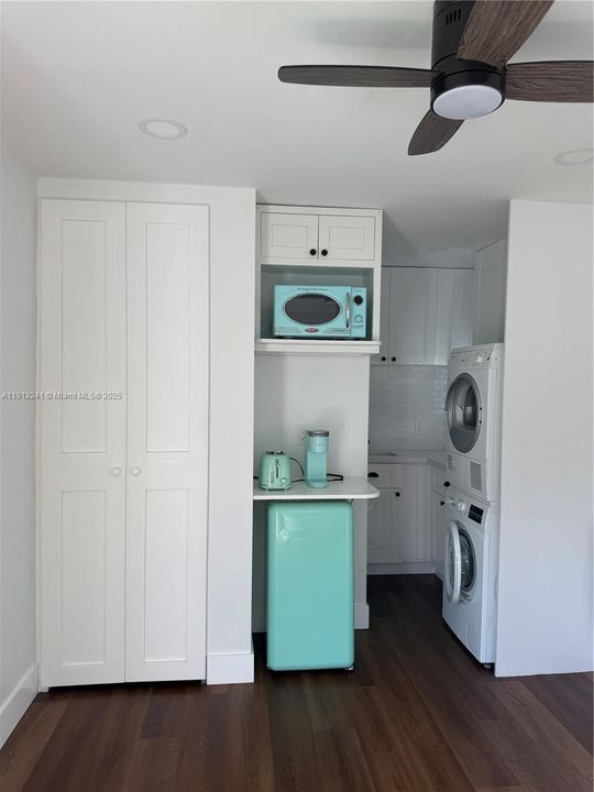 For Rent: $1,500 (0 beds, 1 baths, 984 Square Feet)