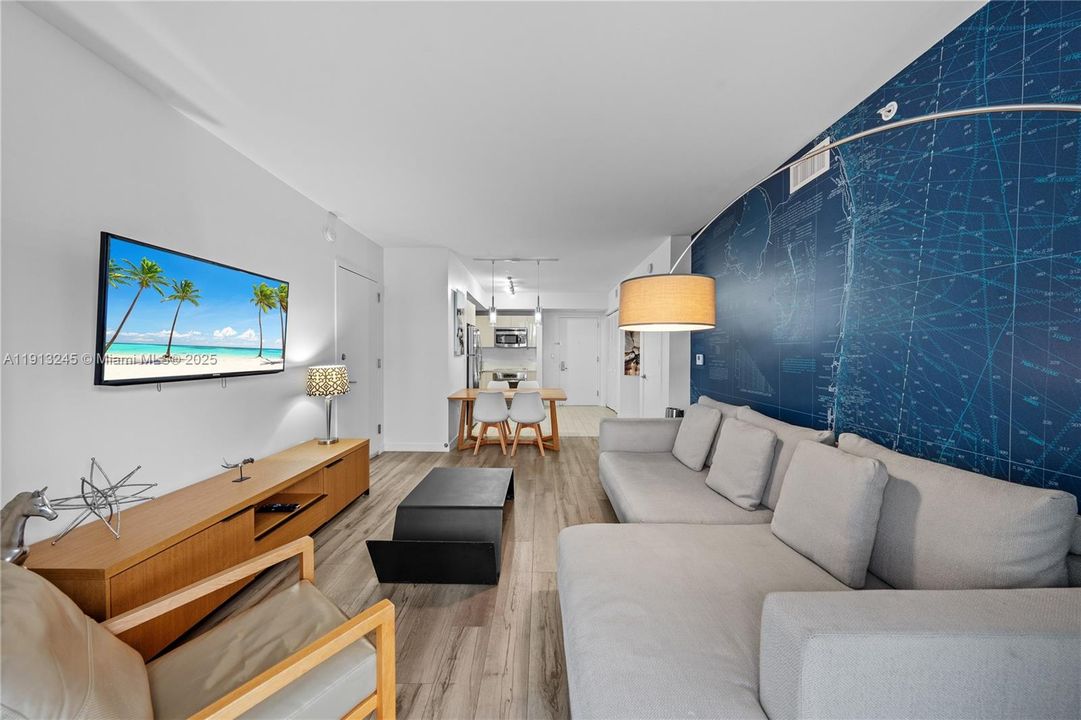 待售: $439,000 (2 贝兹, 2 浴室, 1030 平方英尺)