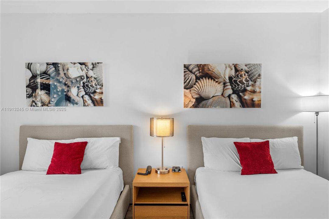 待售: $439,000 (2 贝兹, 2 浴室, 1030 平方英尺)