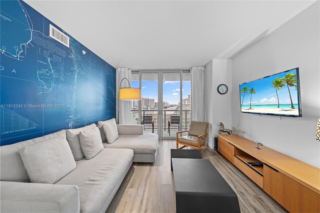 待售: $439,000 (2 贝兹, 2 浴室, 1030 平方英尺)