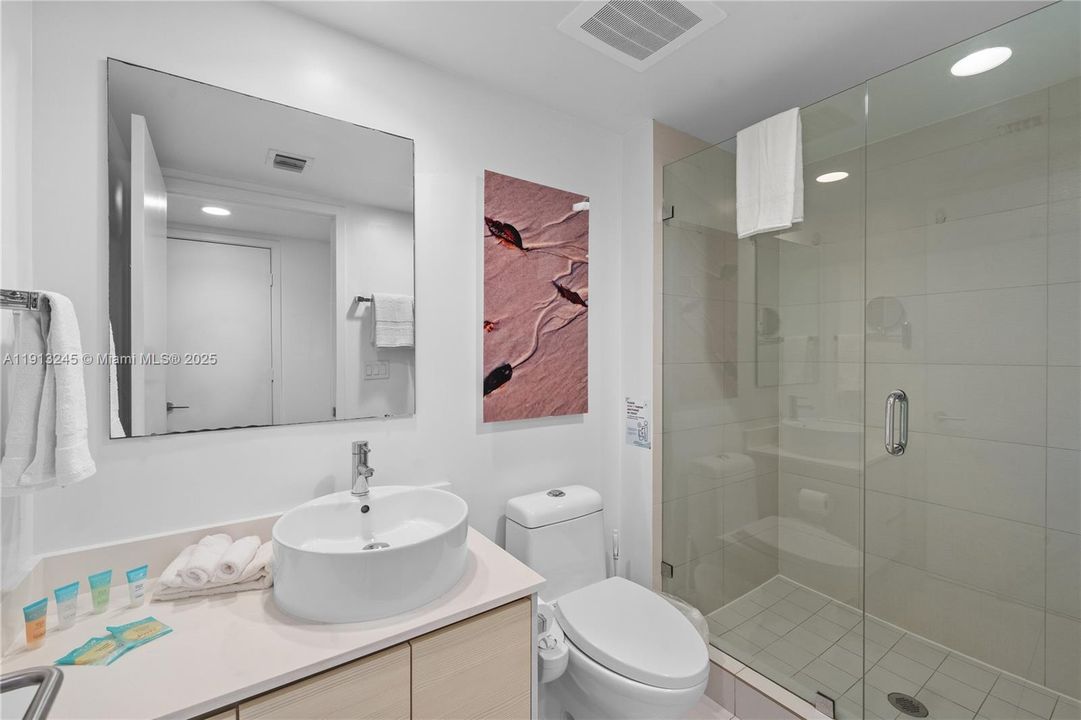 待售: $439,000 (2 贝兹, 2 浴室, 1030 平方英尺)