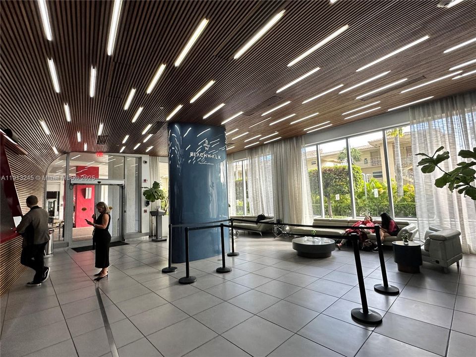 待售: $439,000 (2 贝兹, 2 浴室, 1030 平方英尺)