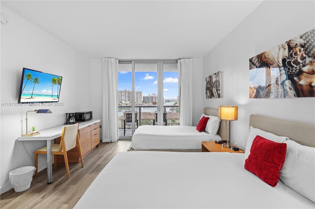 待售: $439,000 (2 贝兹, 2 浴室, 1030 平方英尺)