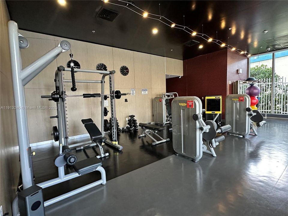 待售: $439,000 (2 贝兹, 2 浴室, 1030 平方英尺)