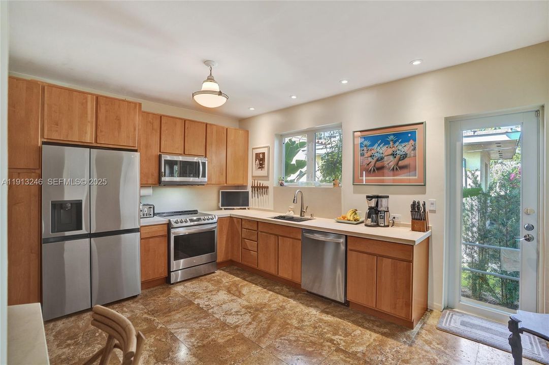 For Sale: $2,650,000 (5 beds, 3 baths, 2363 Square Feet)