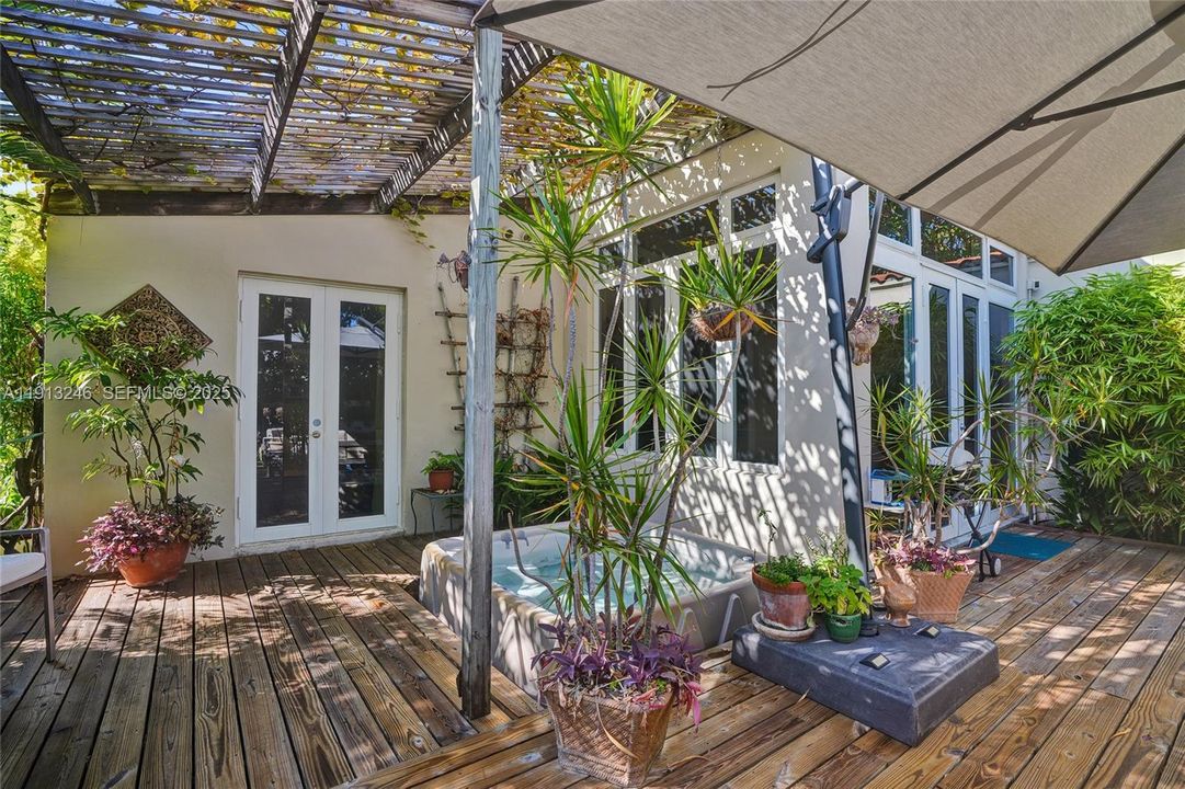 For Sale: $2,650,000 (5 beds, 3 baths, 2363 Square Feet)