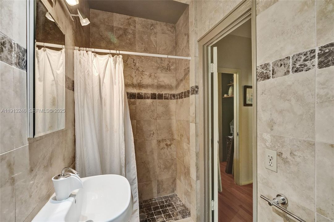 For Sale: $2,650,000 (5 beds, 3 baths, 2363 Square Feet)