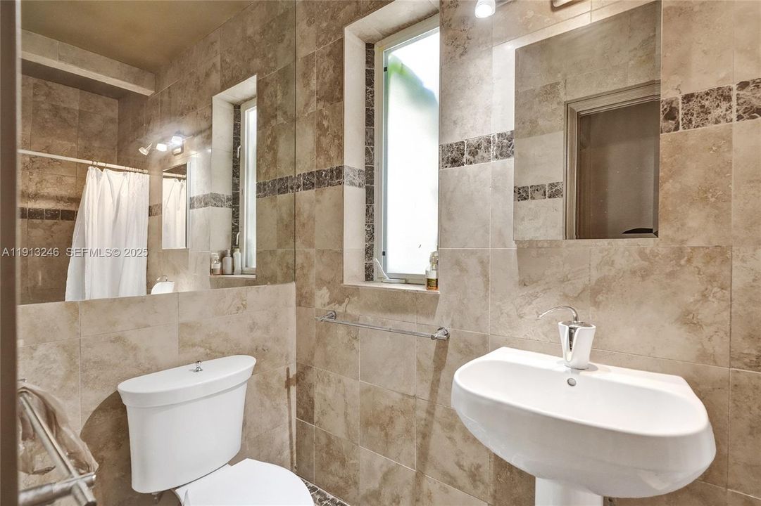 For Sale: $2,650,000 (5 beds, 3 baths, 2363 Square Feet)