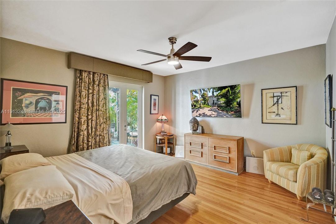 For Sale: $2,650,000 (5 beds, 3 baths, 2363 Square Feet)