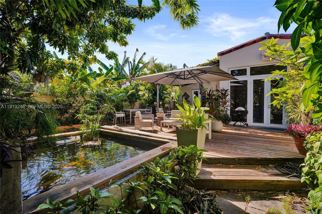 For Sale: $2,650,000 (5 beds, 3 baths, 2363 Square Feet)