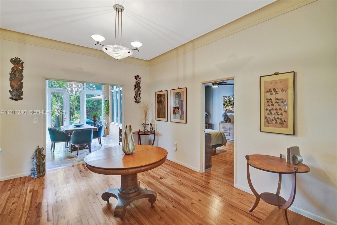 For Sale: $2,650,000 (5 beds, 3 baths, 2363 Square Feet)