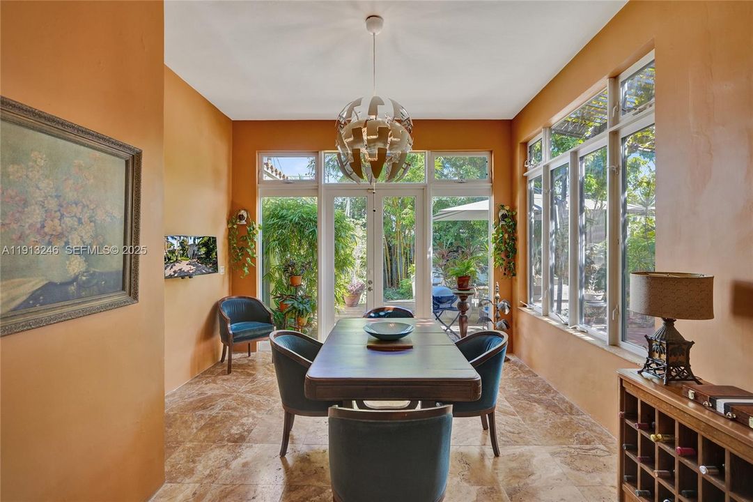 For Sale: $2,650,000 (5 beds, 3 baths, 2363 Square Feet)