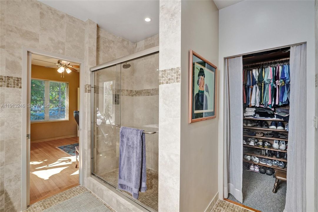 For Sale: $2,650,000 (5 beds, 3 baths, 2363 Square Feet)