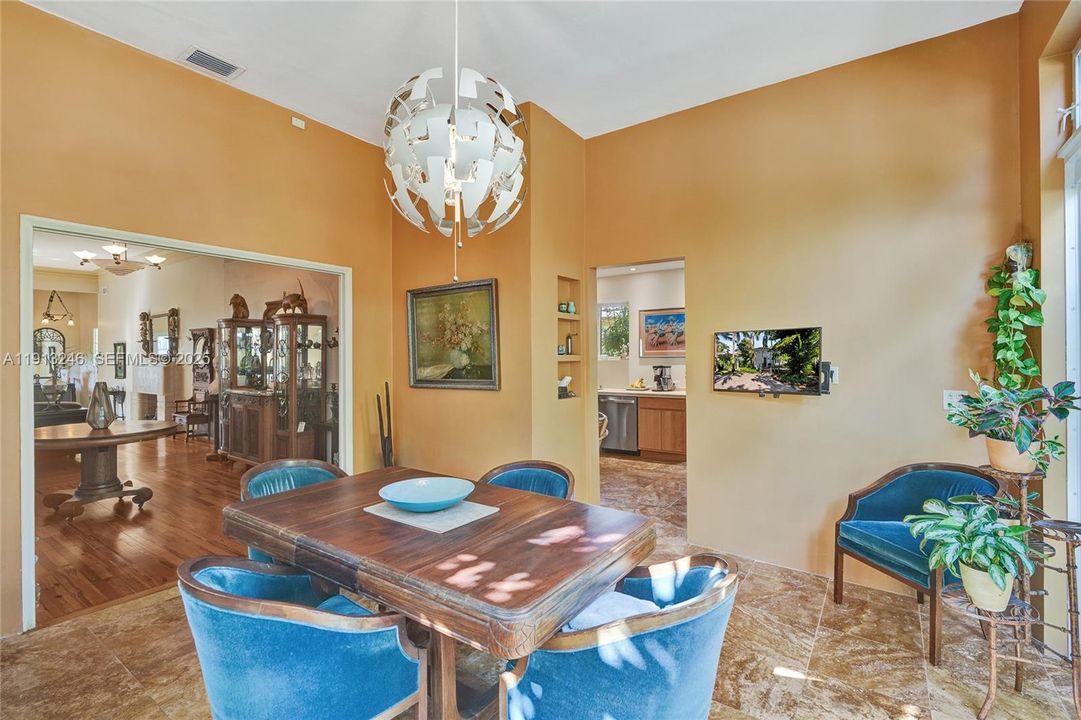 For Sale: $2,650,000 (5 beds, 3 baths, 2363 Square Feet)