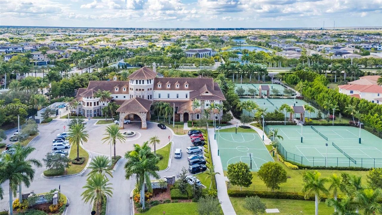 En Renta: $4,200 (3 camas, 2 baños, 1875 Pies cuadrados)