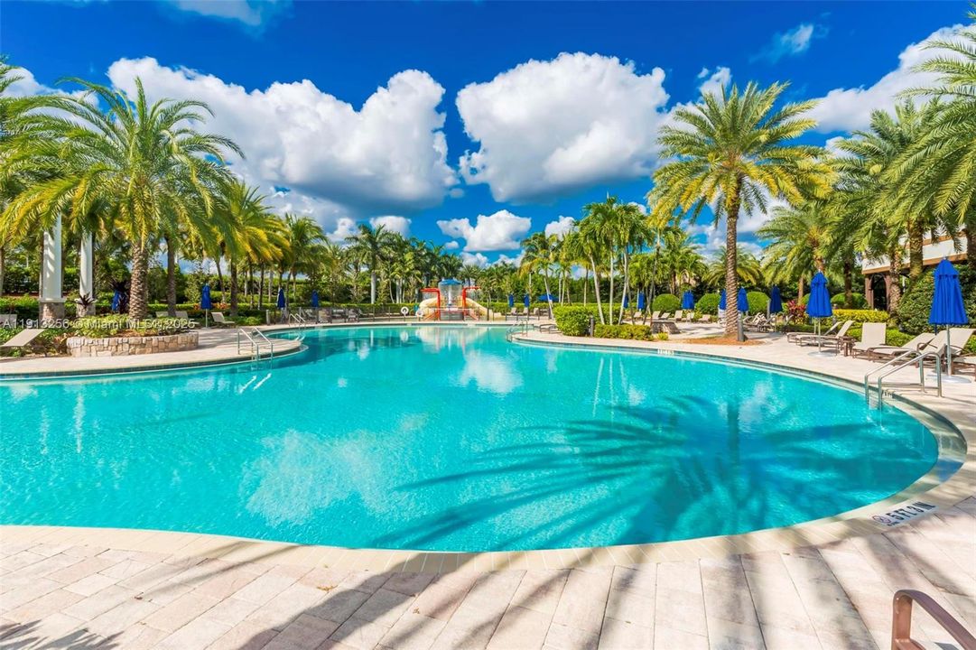 En Renta: $4,200 (3 camas, 2 baños, 1875 Pies cuadrados)