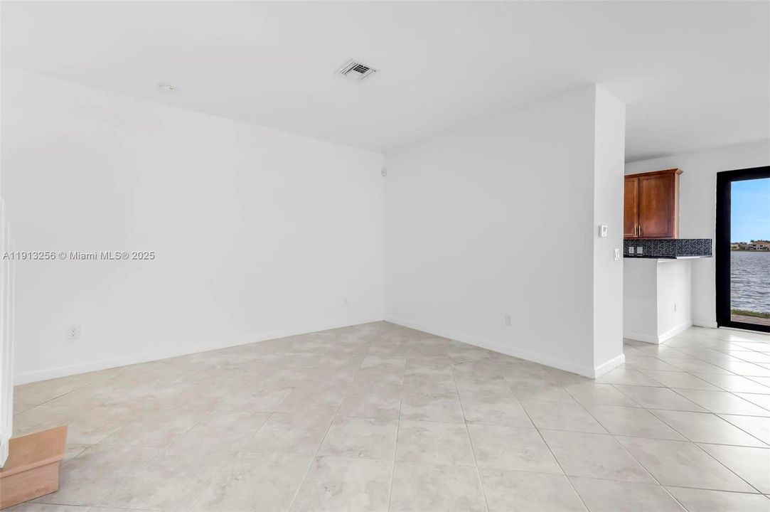 En Renta: $4,200 (3 camas, 2 baños, 1875 Pies cuadrados)