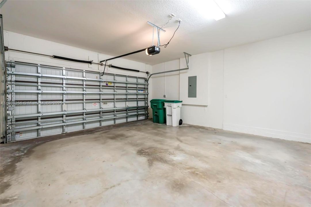 En Renta: $4,200 (3 camas, 2 baños, 1875 Pies cuadrados)