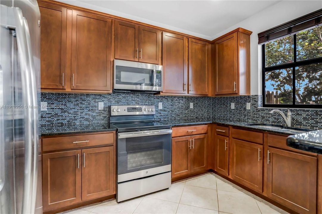 En Renta: $4,200 (3 camas, 2 baños, 1875 Pies cuadrados)