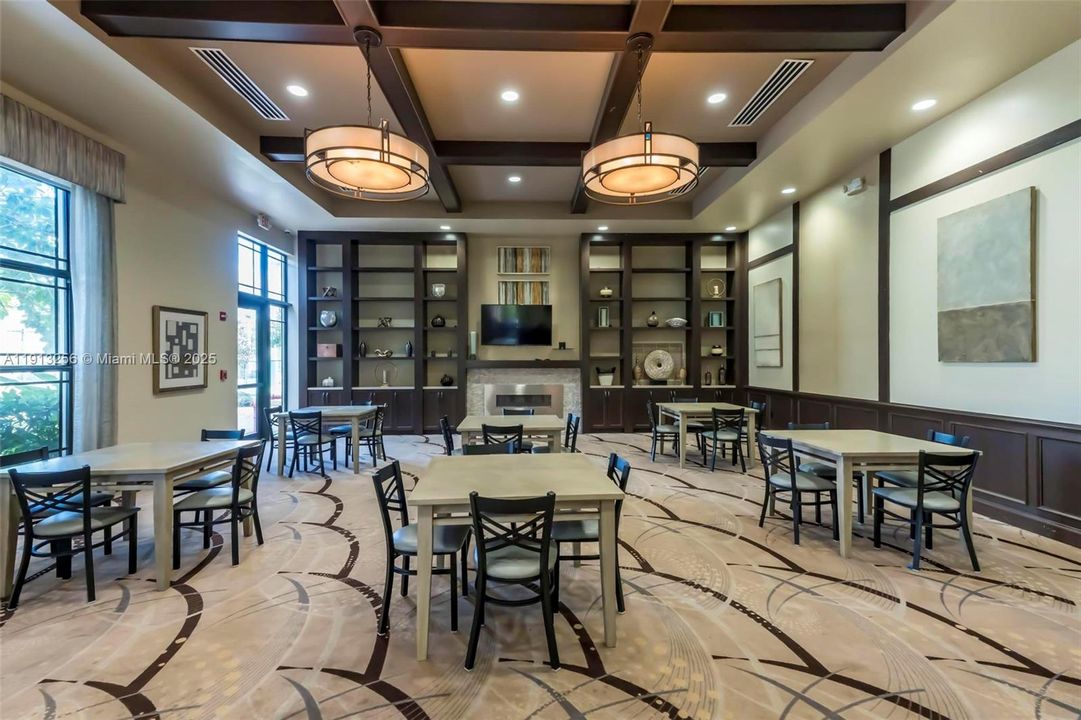 En Renta: $4,200 (3 camas, 2 baños, 1875 Pies cuadrados)