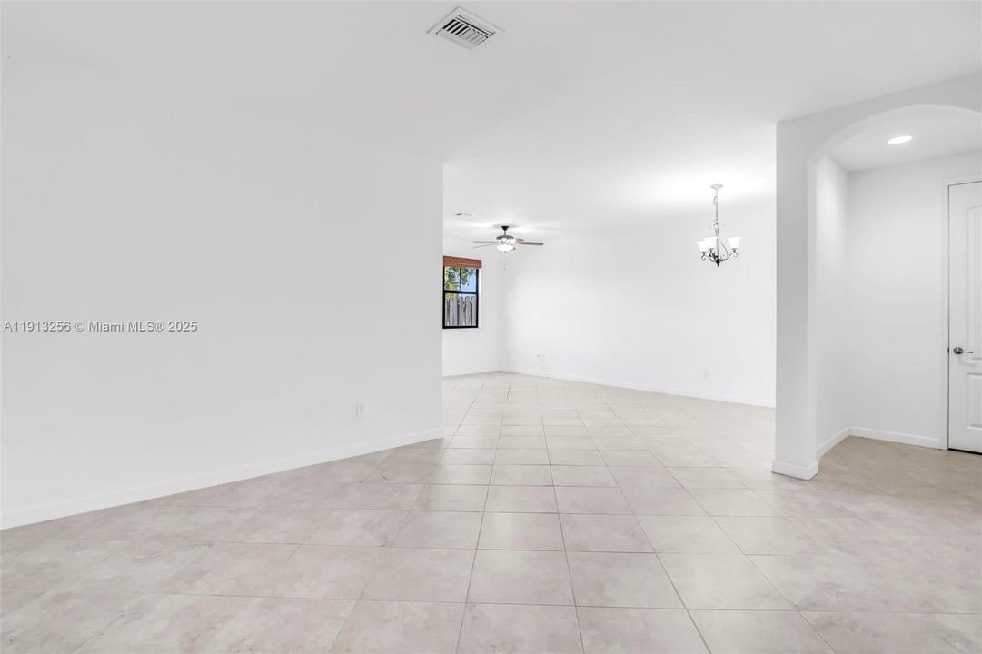 En Renta: $4,200 (3 camas, 2 baños, 1875 Pies cuadrados)