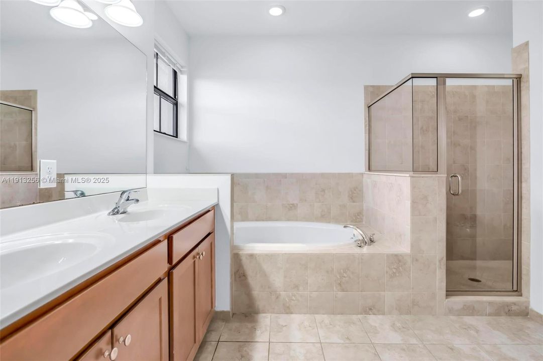 En Renta: $4,200 (3 camas, 2 baños, 1875 Pies cuadrados)