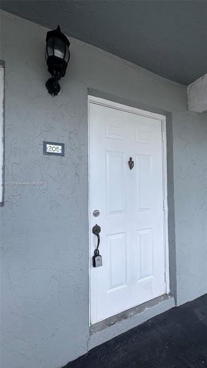 Под контрактом: $1,595 (1 спален, 1 ванн, 746 Квадратных фут)