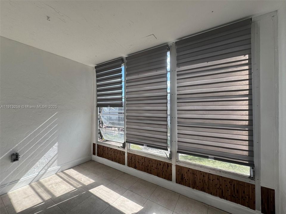 Под контрактом: $1,595 (1 спален, 1 ванн, 746 Квадратных фут)