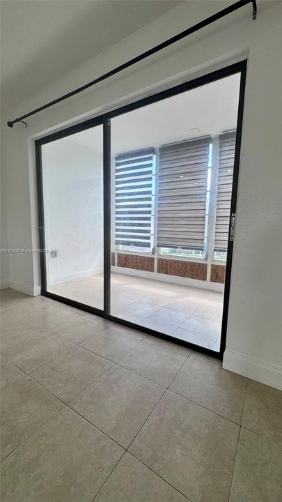 Под контрактом: $1,595 (1 спален, 1 ванн, 746 Квадратных фут)