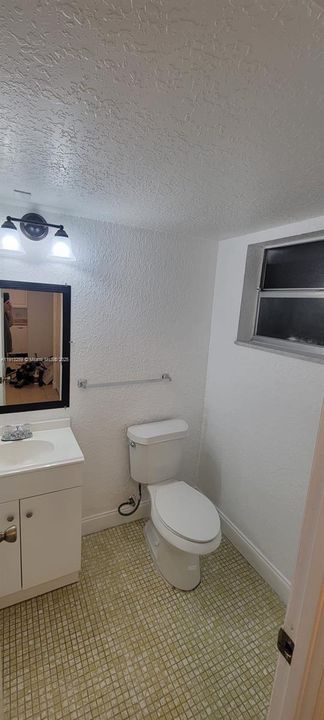 Под контрактом: $1,595 (1 спален, 1 ванн, 746 Квадратных фут)