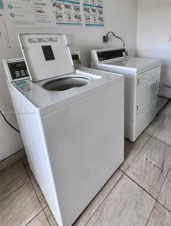 Под контрактом: $1,595 (1 спален, 1 ванн, 746 Квадратных фут)