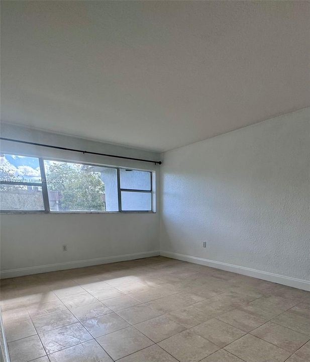 Под контрактом: $1,595 (1 спален, 1 ванн, 746 Квадратных фут)