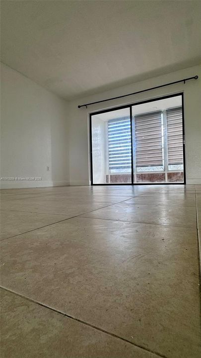 Под контрактом: $1,595 (1 спален, 1 ванн, 746 Квадратных фут)