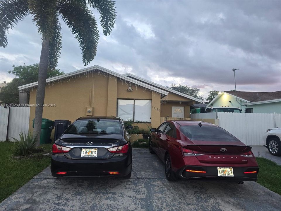 For Sale: $495,000 (4 beds, 3 baths, 1244 Square Feet)