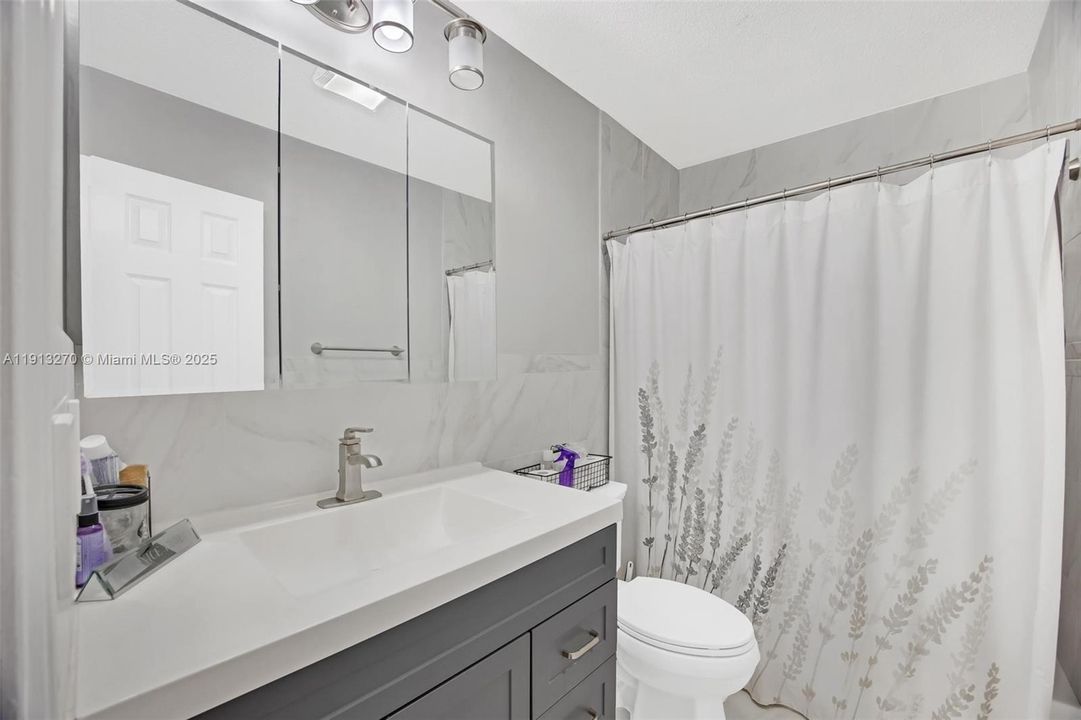 Active With Contract: $460,000 (4 beds, 2 baths, 1652 Square Feet)