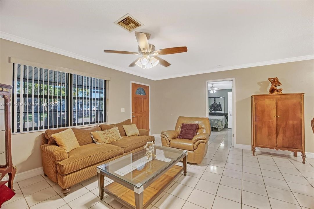 Active With Contract: $460,000 (4 beds, 2 baths, 1652 Square Feet)