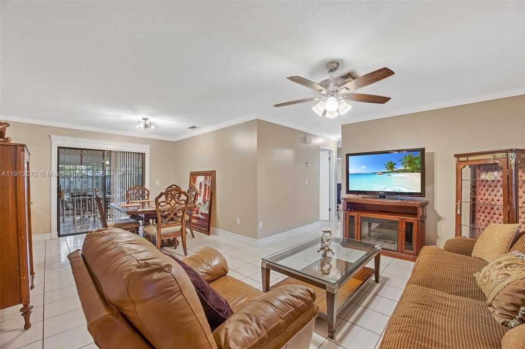 Active With Contract: $460,000 (4 beds, 2 baths, 1652 Square Feet)