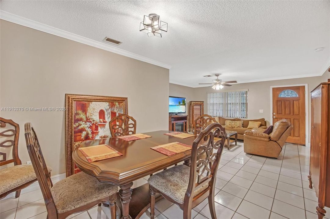 Active With Contract: $460,000 (4 beds, 2 baths, 1652 Square Feet)