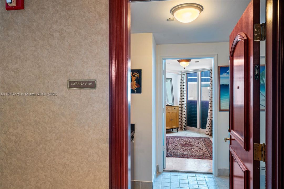 На продажу: $350,000 (0 спален, 1 ванн, 210 Квадратных фут)