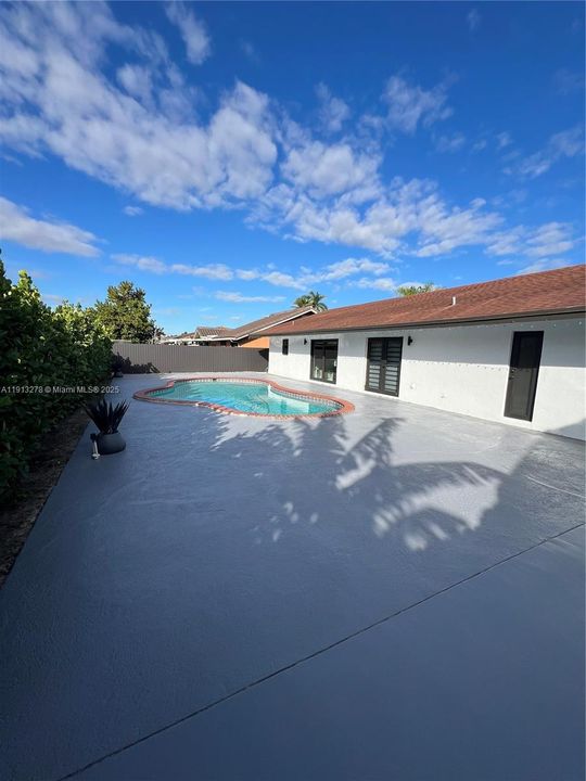 Activo con contrato: $799,900 (5 camas, 4 baños, 2286 Pies cuadrados)