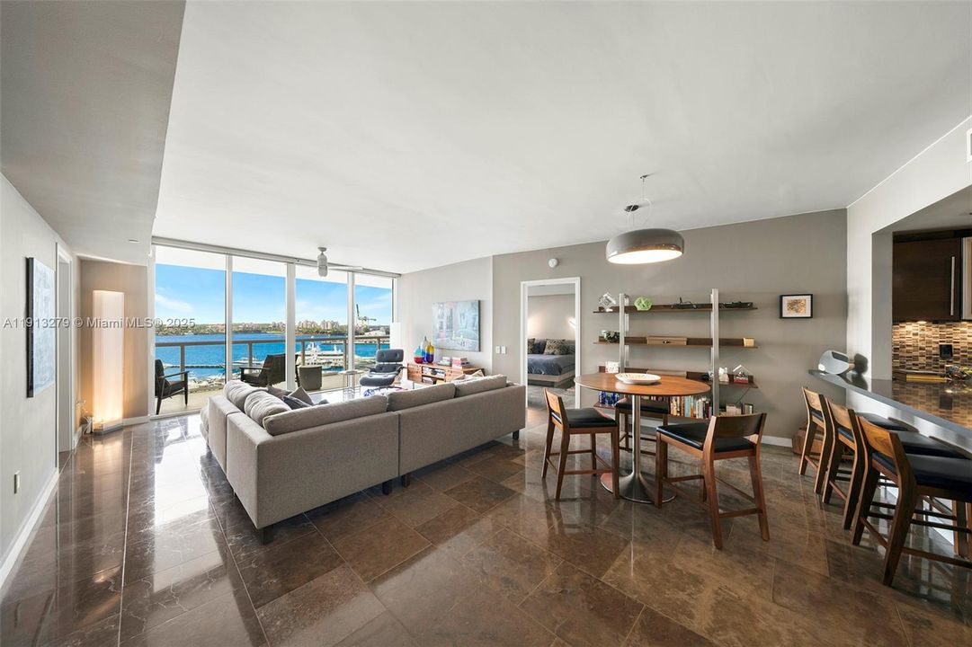 En Venta: $2,425,000 (2 camas, 2 baños, 1750 Pies cuadrados)