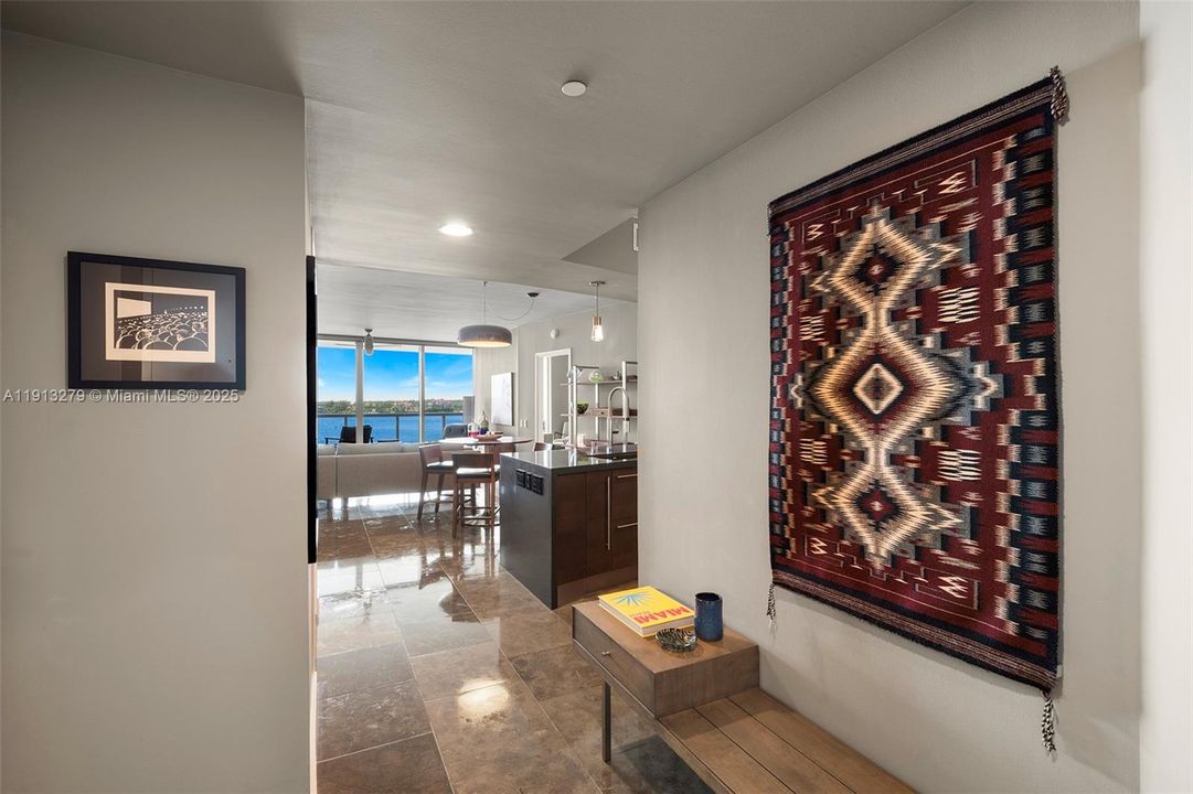 En Venta: $2,425,000 (2 camas, 2 baños, 1750 Pies cuadrados)