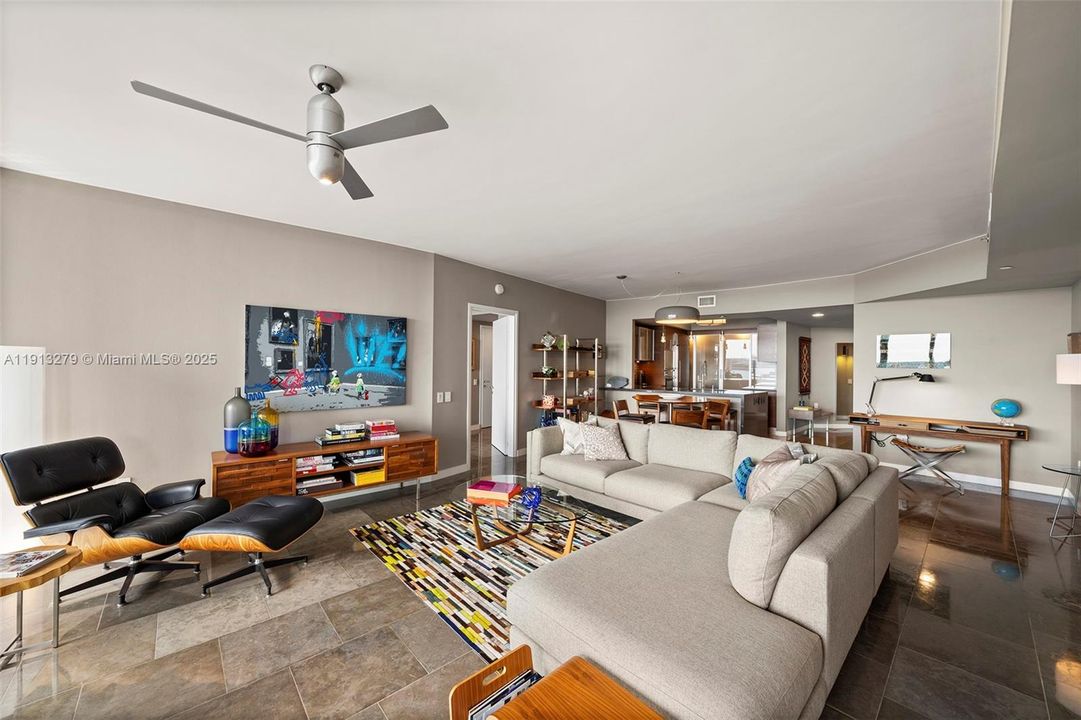 En Venta: $2,425,000 (2 camas, 2 baños, 1750 Pies cuadrados)