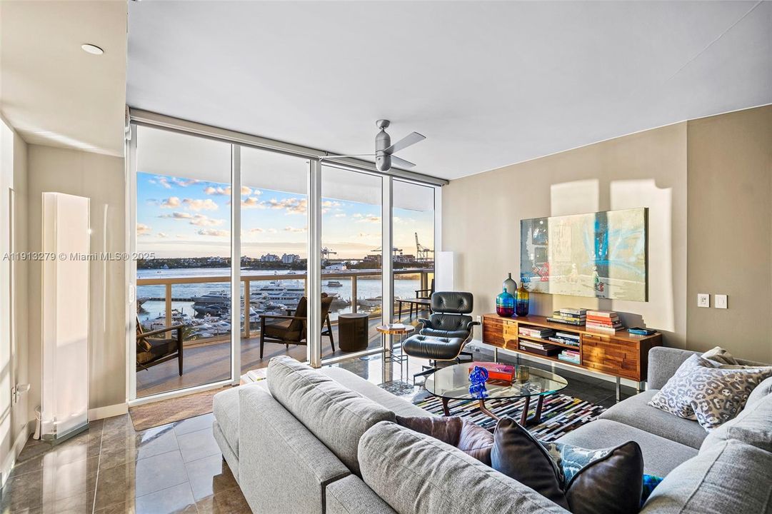 En Venta: $2,425,000 (2 camas, 2 baños, 1750 Pies cuadrados)