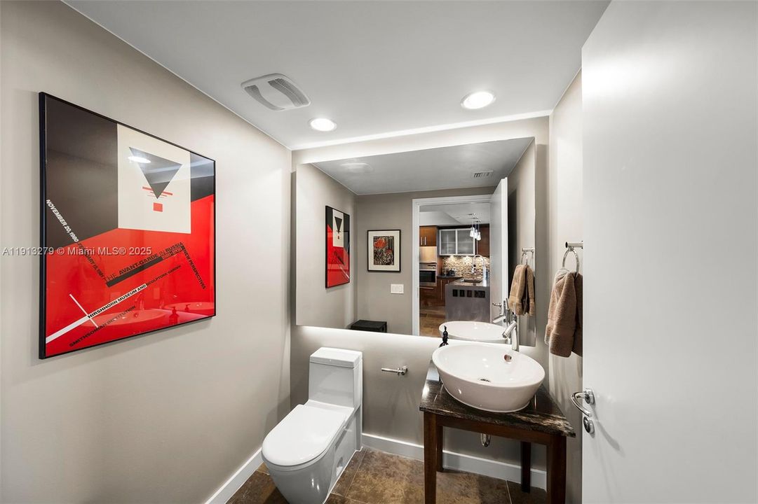 En Venta: $2,425,000 (2 camas, 2 baños, 1750 Pies cuadrados)