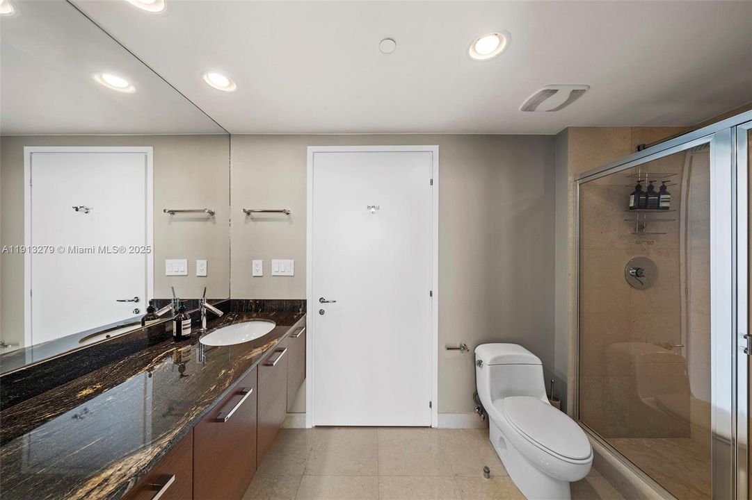 En Venta: $2,425,000 (2 camas, 2 baños, 1750 Pies cuadrados)