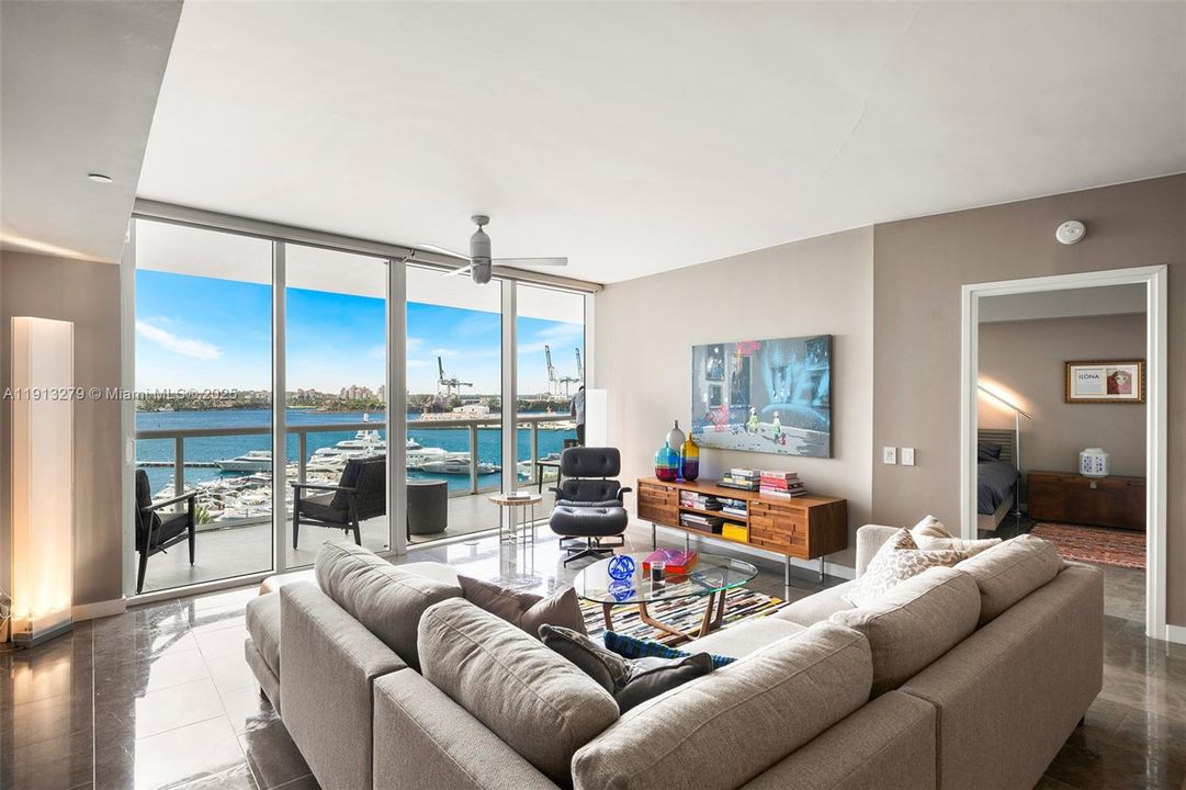 En Venta: $2,425,000 (2 camas, 2 baños, 1750 Pies cuadrados)