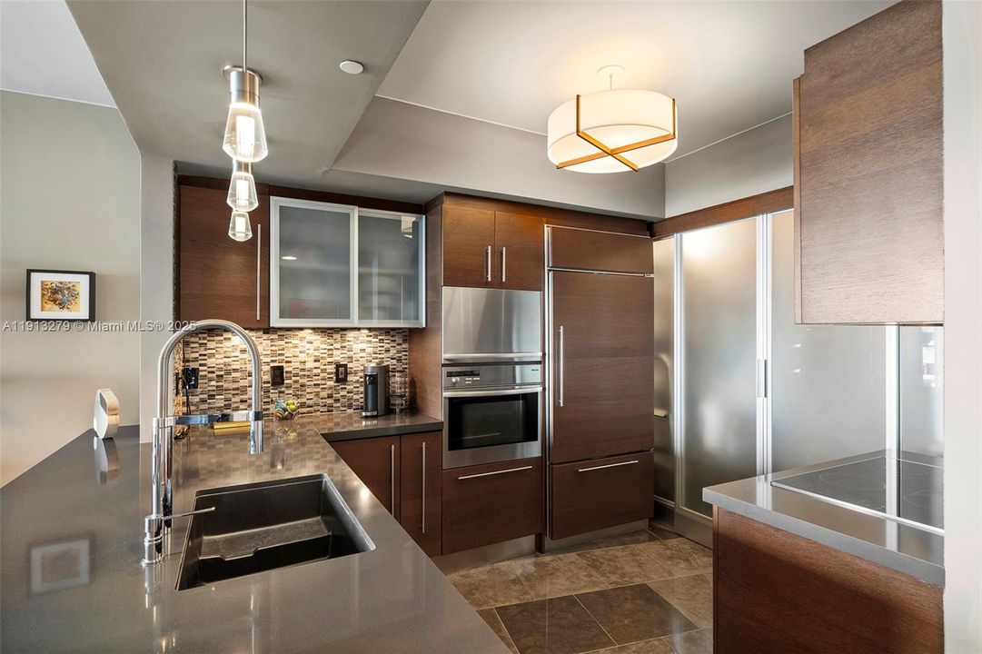 En Venta: $2,425,000 (2 camas, 2 baños, 1750 Pies cuadrados)