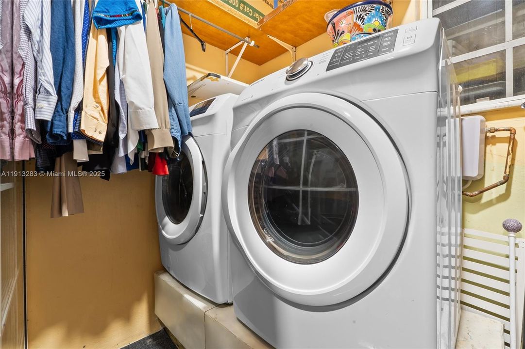 For Sale: $580,000 (3 beds, 2 baths, 1630 Square Feet)